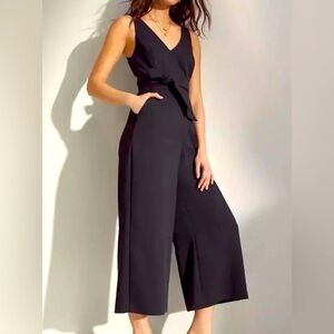 Aritzia Wilfred Black Écoulement V Neck Cropped Wide Leg Jumpsuit Size XS